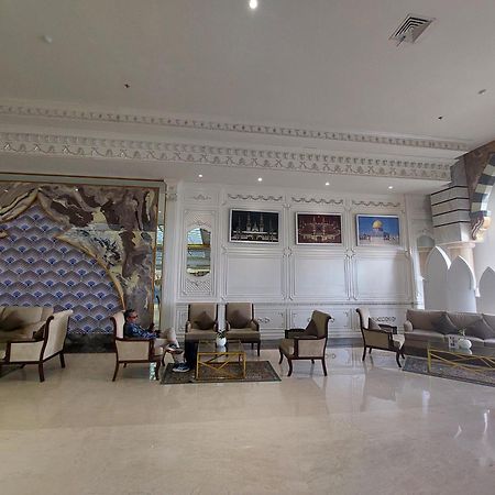 Grand Qin Hotel Banjarbaru Ngoại thất bức ảnh
