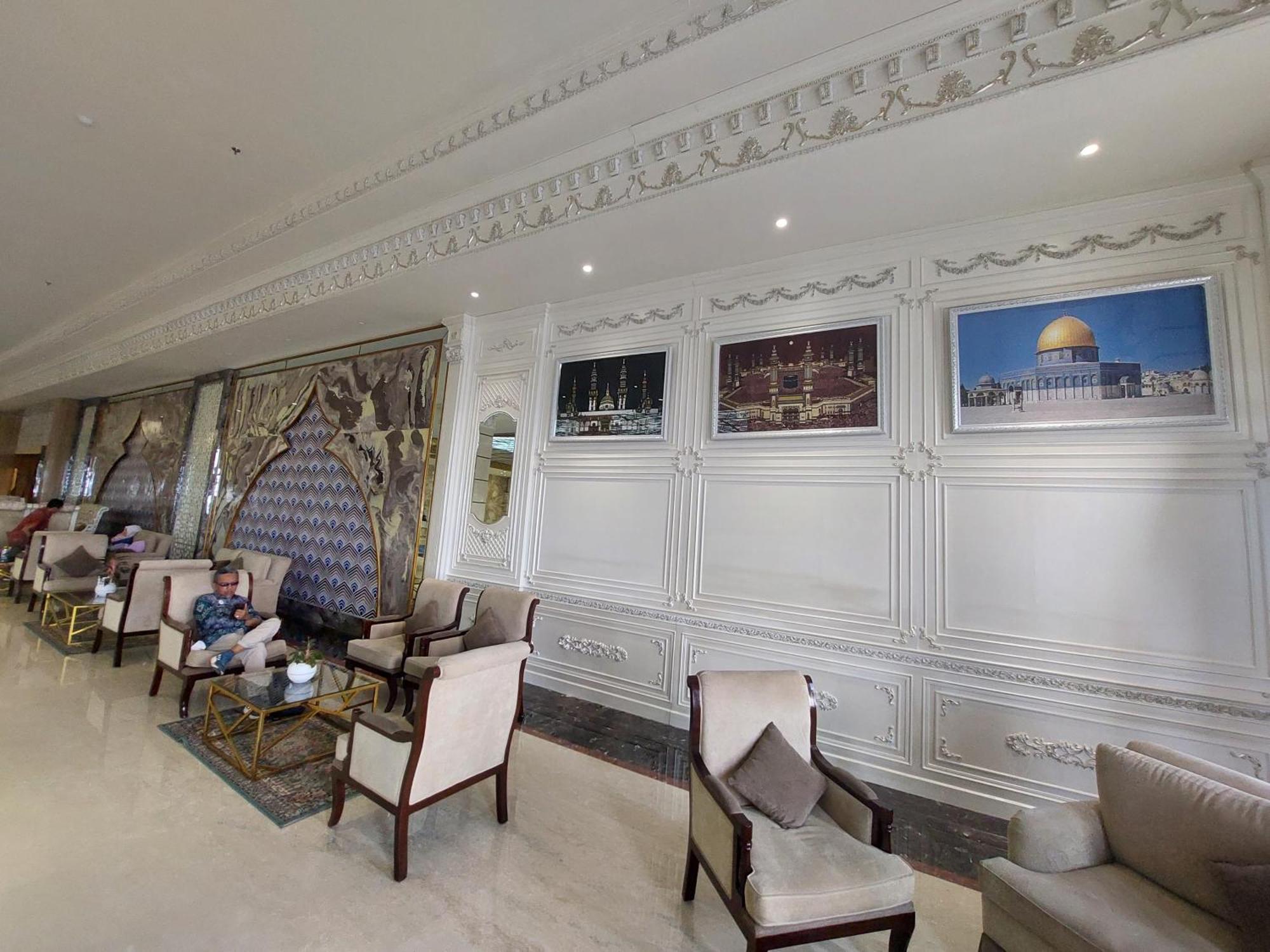 Grand Qin Hotel Banjarbaru Ngoại thất bức ảnh