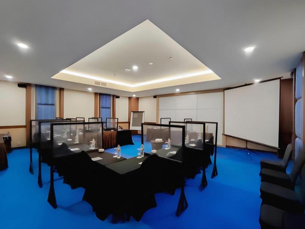 Grand Qin Hotel Banjarbaru Ngoại thất bức ảnh