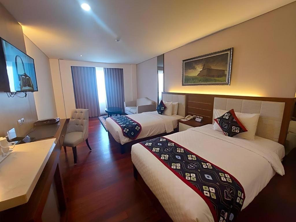 Grand Qin Hotel Banjarbaru Ngoại thất bức ảnh