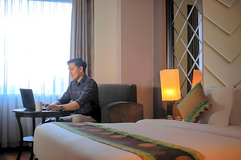 Grand Qin Hotel Banjarbaru Ngoại thất bức ảnh