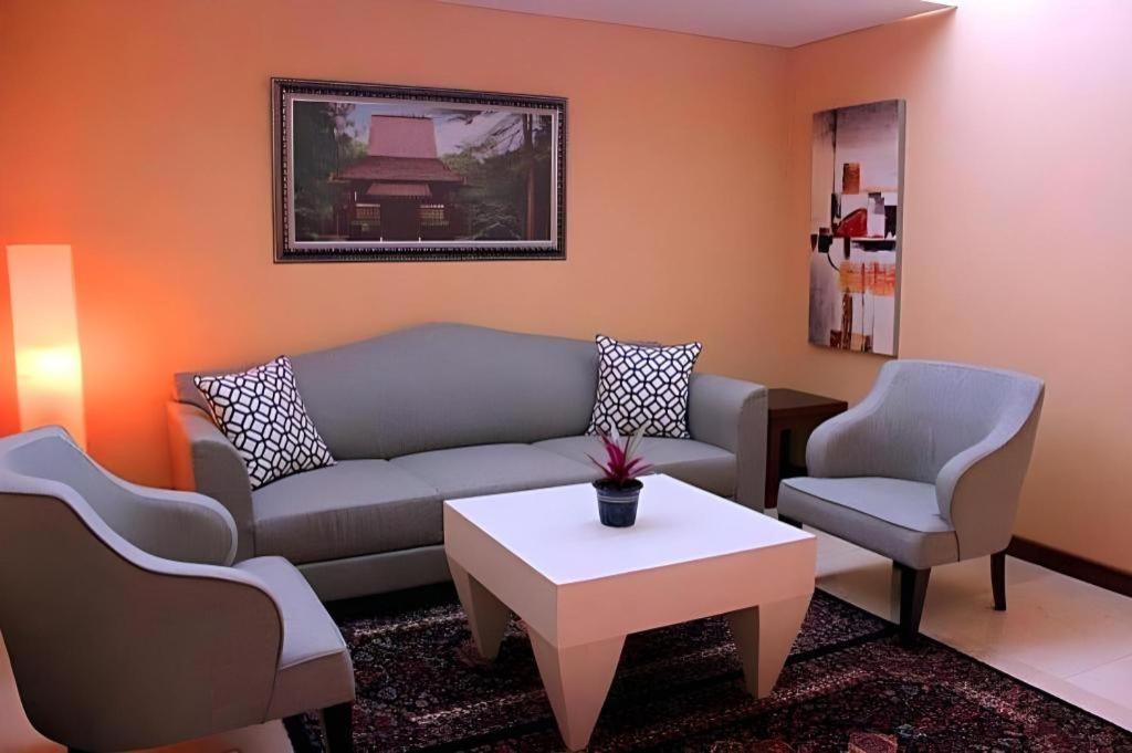 Grand Qin Hotel Banjarbaru Ngoại thất bức ảnh