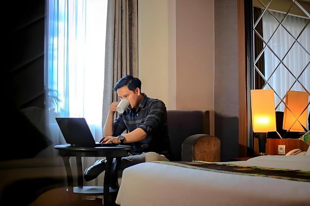Grand Qin Hotel Banjarbaru Ngoại thất bức ảnh
