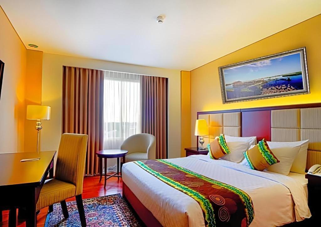 Grand Qin Hotel Banjarbaru Ngoại thất bức ảnh
