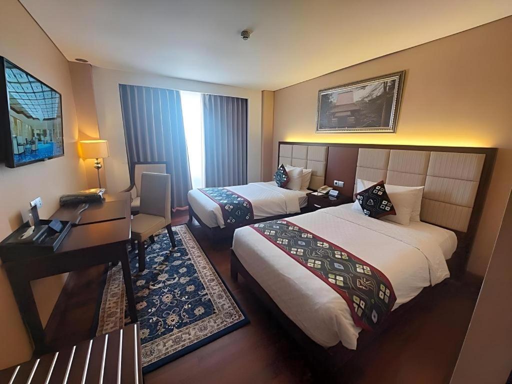 Grand Qin Hotel Banjarbaru Ngoại thất bức ảnh