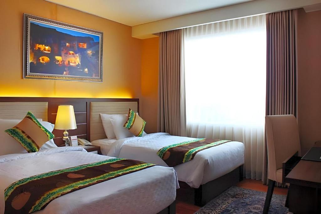 Grand Qin Hotel Banjarbaru Ngoại thất bức ảnh