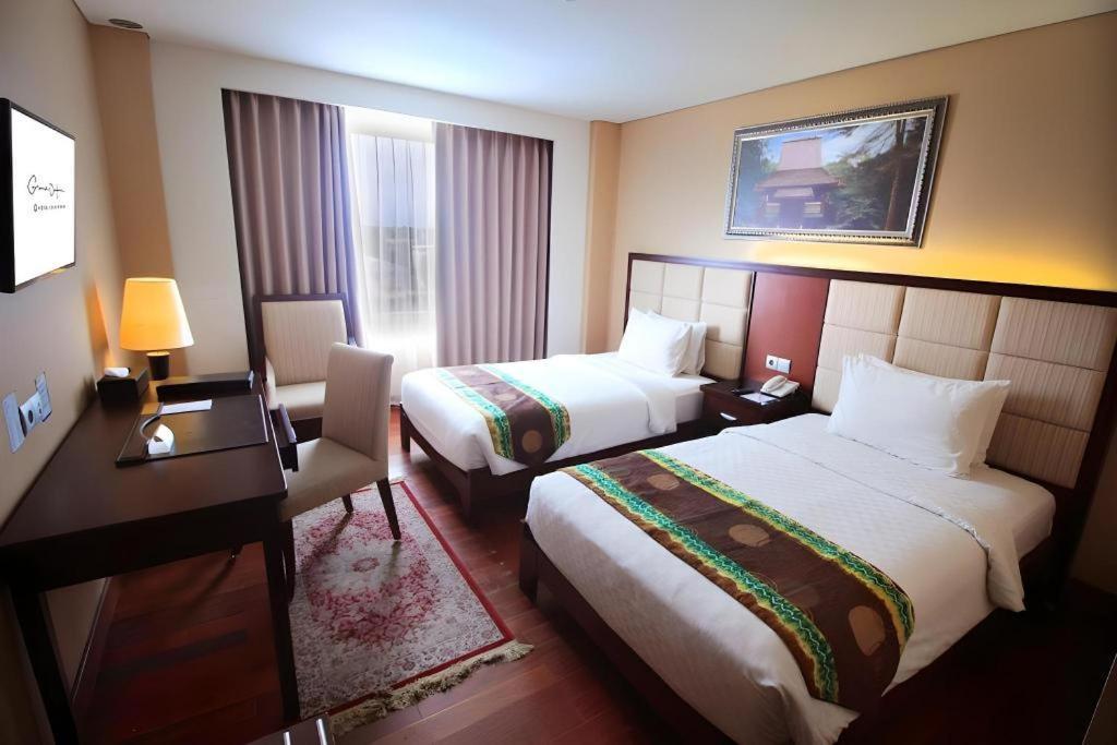 Grand Qin Hotel Banjarbaru Ngoại thất bức ảnh
