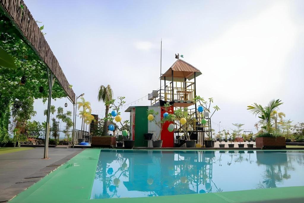 Grand Qin Hotel Banjarbaru Ngoại thất bức ảnh