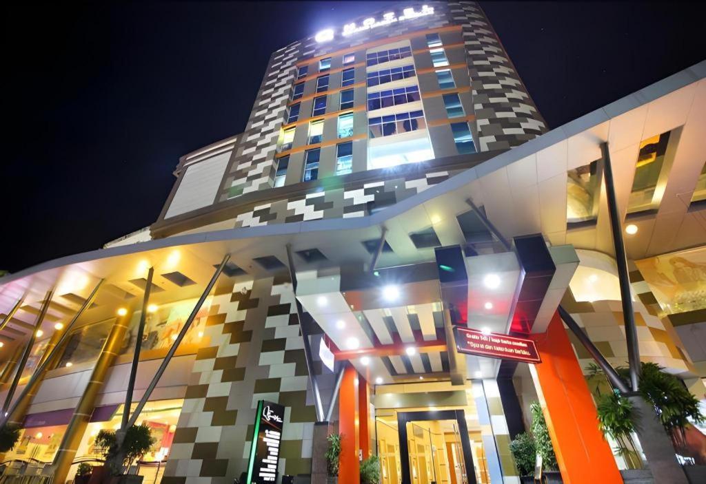 Grand Qin Hotel Banjarbaru Ngoại thất bức ảnh