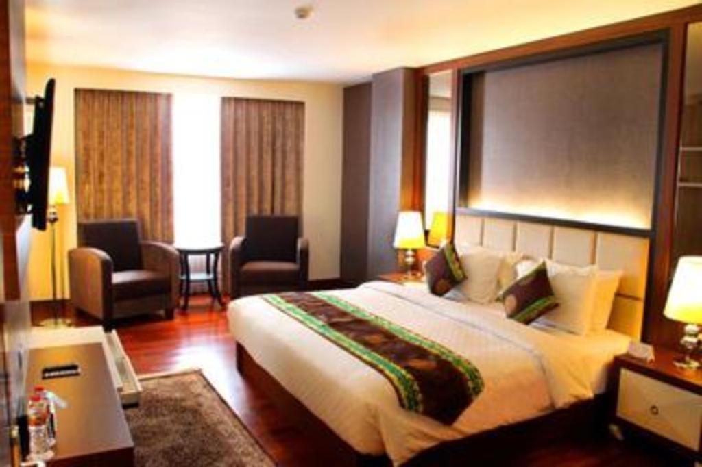 Grand Qin Hotel Banjarbaru Ngoại thất bức ảnh