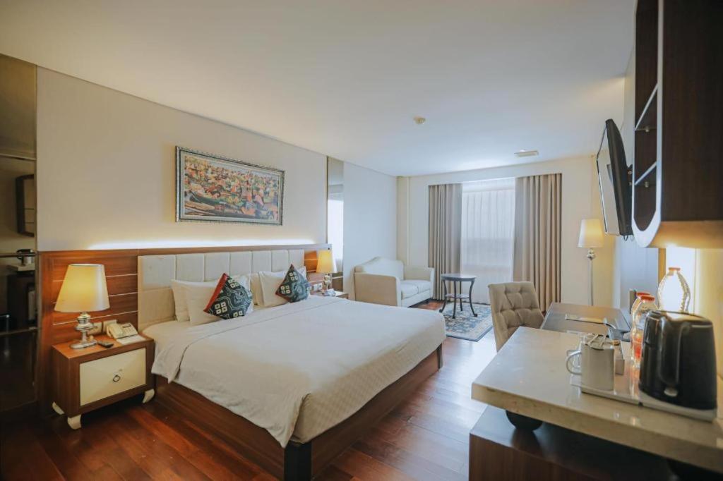 Grand Qin Hotel Banjarbaru Ngoại thất bức ảnh