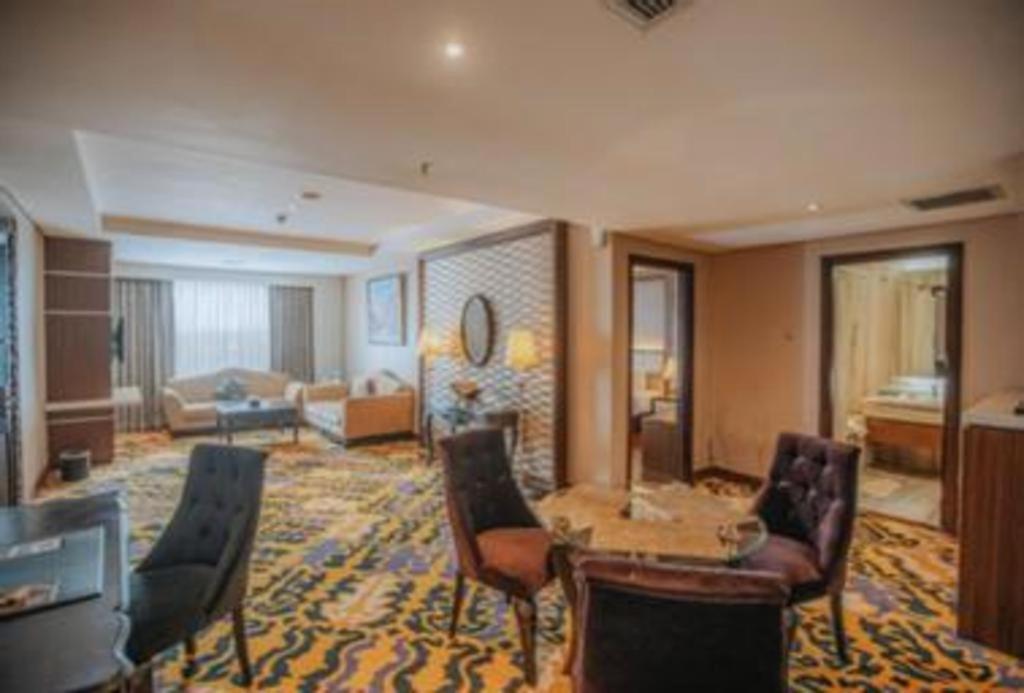 Grand Qin Hotel Banjarbaru Ngoại thất bức ảnh