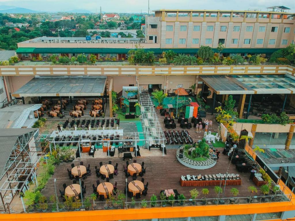 Grand Qin Hotel Banjarbaru Ngoại thất bức ảnh
