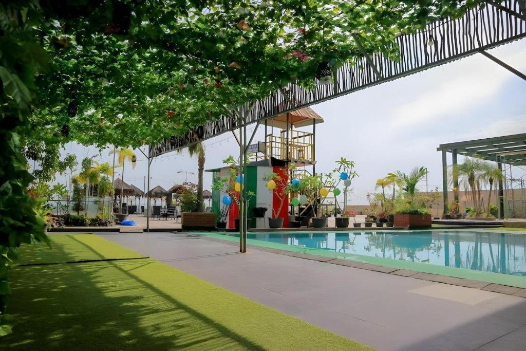 Grand Qin Hotel Banjarbaru Ngoại thất bức ảnh